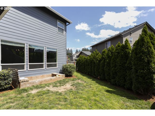 1001 Ne REGAN HILL Loop, Estacada, OR 97023