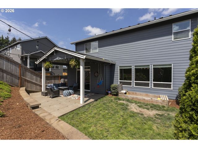 1001 Ne REGAN HILL Loop, Estacada, OR 97023
