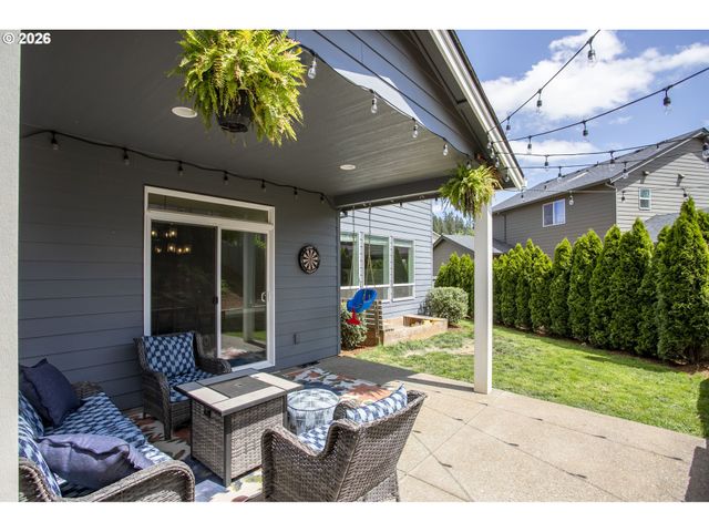1001 Ne REGAN HILL Loop, Estacada, OR 97023