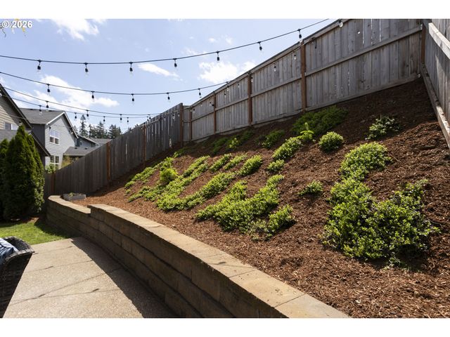 1001 Ne REGAN HILL Loop, Estacada, OR 97023