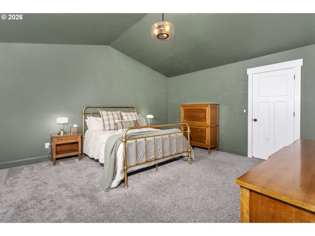 1001 Ne REGAN HILL Loop, Estacada, OR 97023