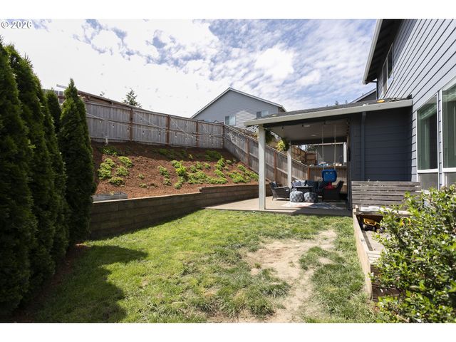 1001 Ne REGAN HILL Loop, Estacada, OR 97023