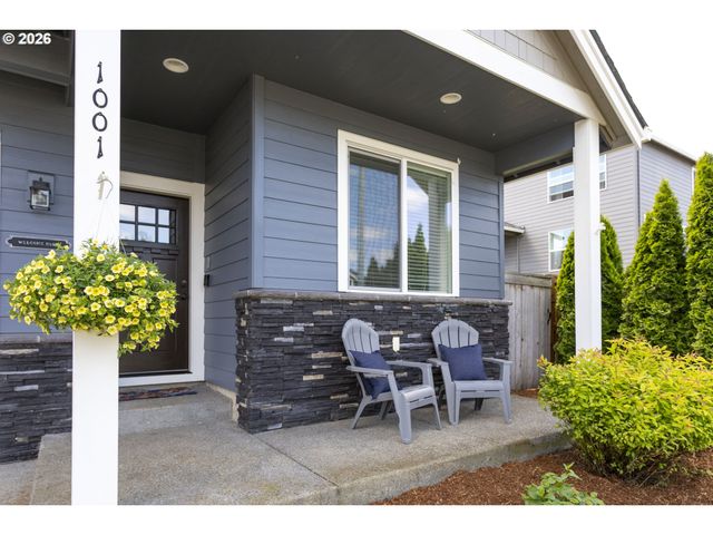 1001 Ne REGAN HILL Loop, Estacada, OR 97023