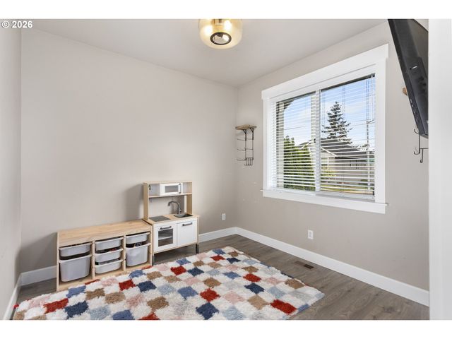 1001 Ne REGAN HILL Loop, Estacada, OR 97023