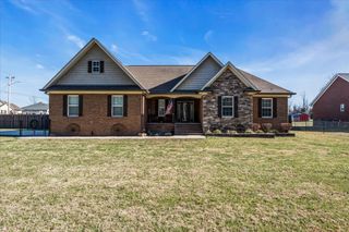 73 Al White Dr, Manchester, TN 37355