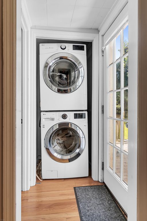 Image 11 of property listing at 5 Jerry Drive, Charleston, SC 29407