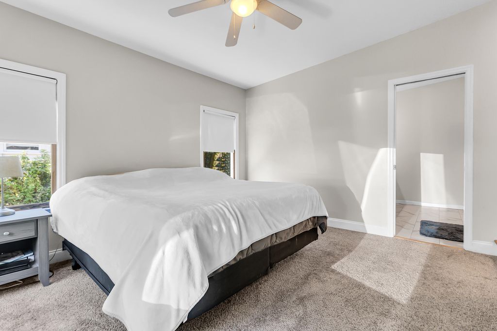 Image 15 of property listing at 5 Jerry Drive, Charleston, SC 29407