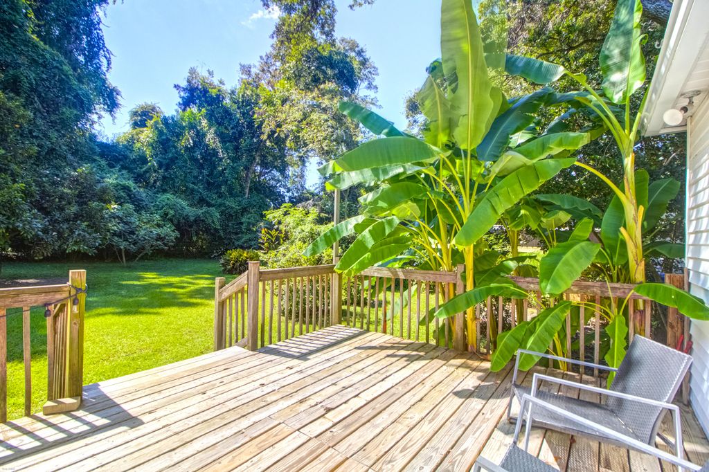 Image 24 of property listing at 5 Jerry Drive, Charleston, SC 29407