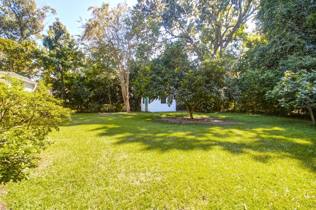 Image 26 of property listing at 5 Jerry Drive, Charleston, SC 29407