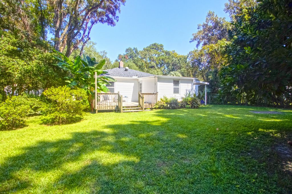 Image 27 of property listing at 5 Jerry Drive, Charleston, SC 29407