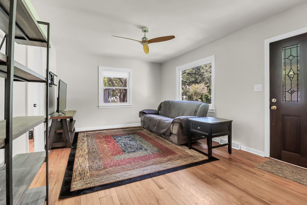 Image 4 of property listing at 5 Jerry Drive, Charleston, SC 29407