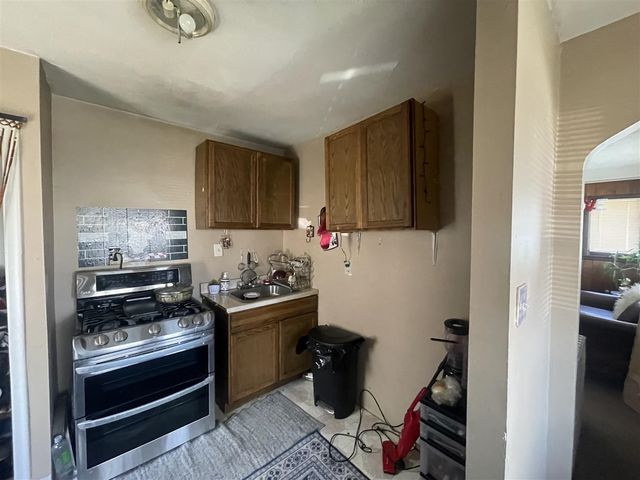 6761 Archdale Street, Detroit, MI 48228