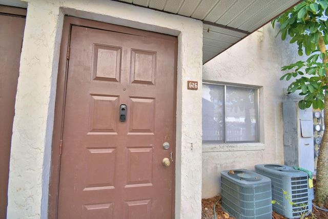 626 PAVARE COURT 626, Winter Haven, FL 33884