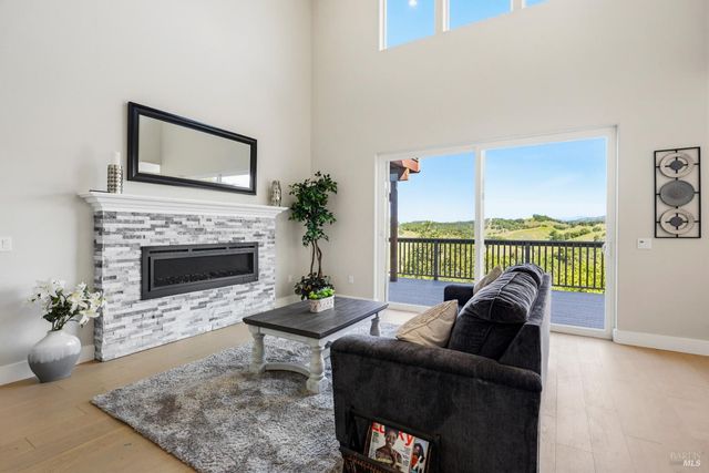 400 Tehuacan Rd, Ukiah, CA 95482