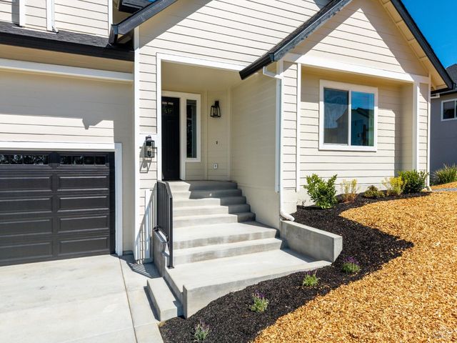 400 Tehuacan Rd, Ukiah, CA 95482