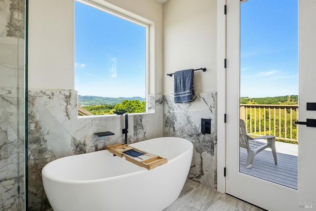 400 Tehuacan Rd, Ukiah, CA 95482