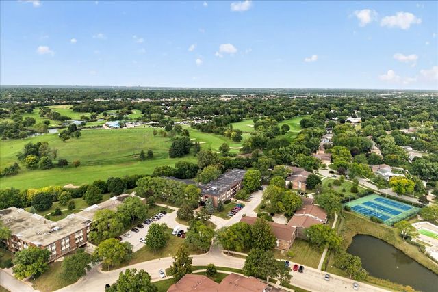 460 Raintree Court 1H, Glen Ellyn, IL 60137