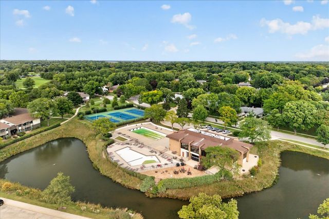 460 Raintree Court 1H, Glen Ellyn, IL 60137