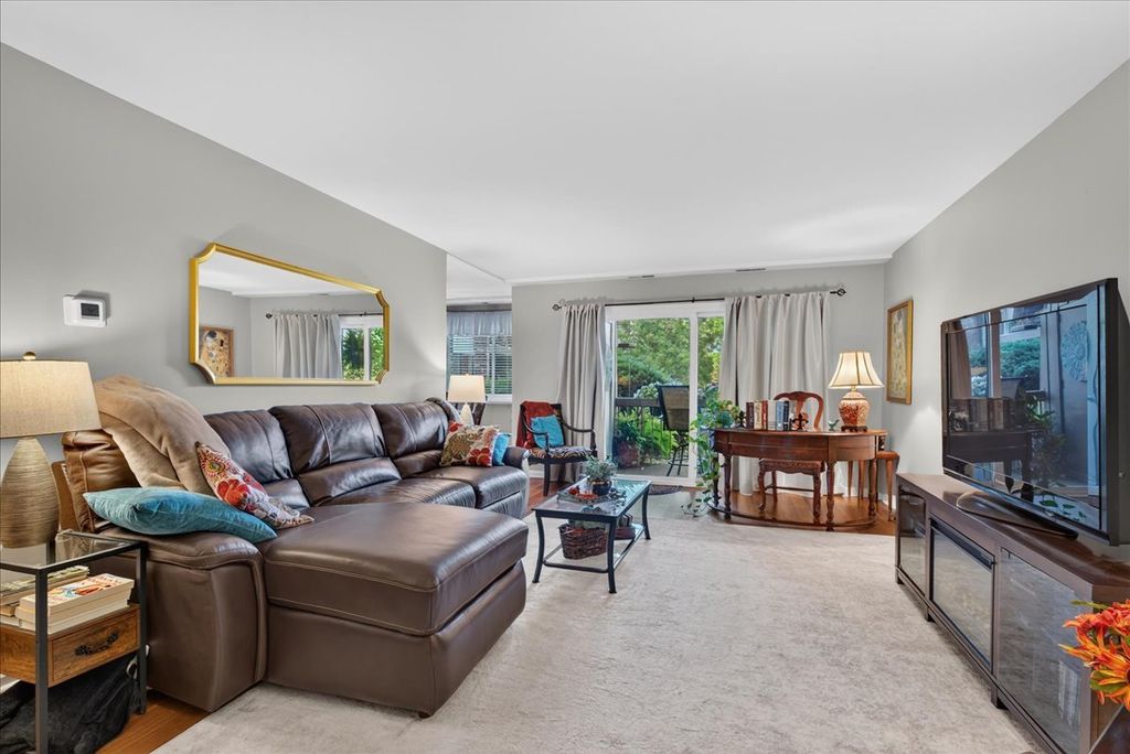 460 Raintree Court 1H, Glen Ellyn, IL 60137 — photo 2