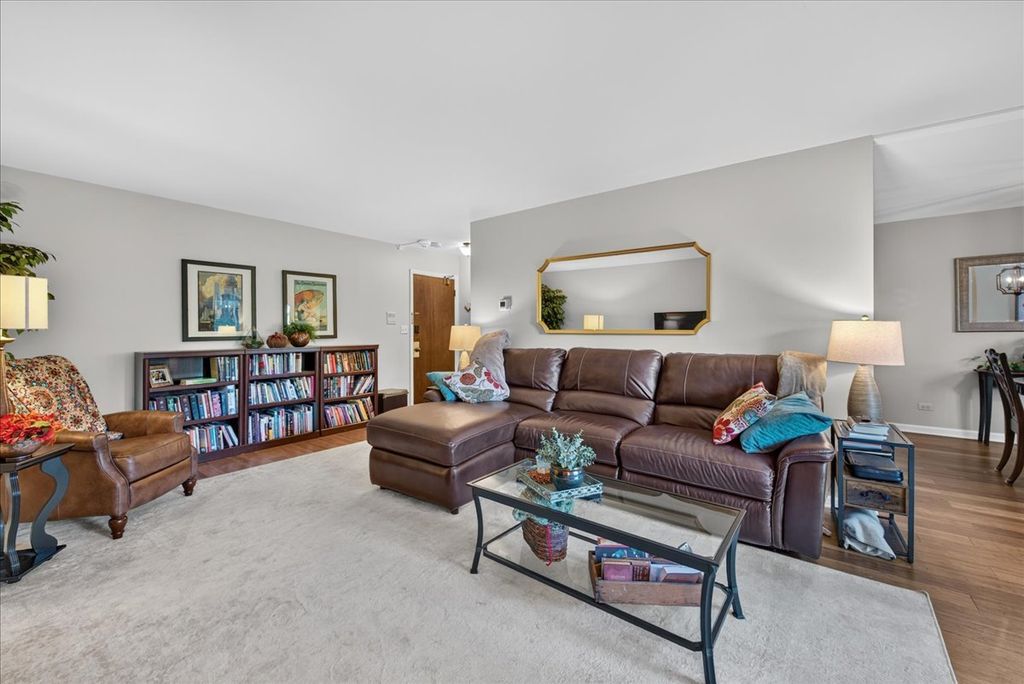 460 Raintree Court 1H, Glen Ellyn, IL 60137 — photo 4