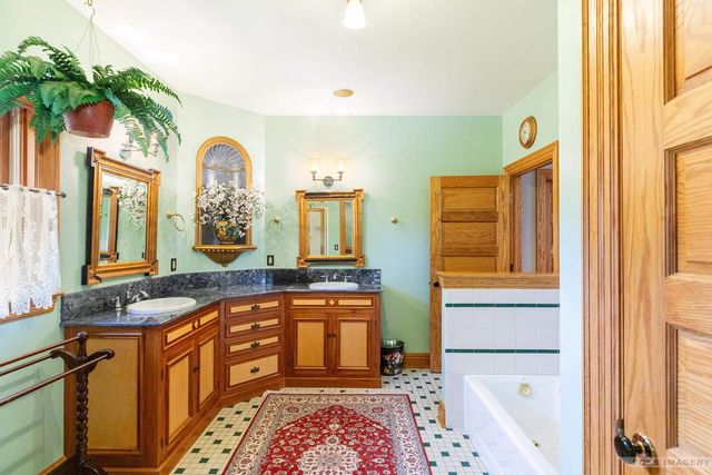 6 Pebble Beach Circle, Madison, WI 53717