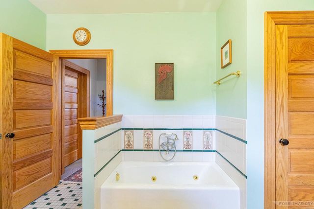 6 Pebble Beach Circle, Madison, WI 53717