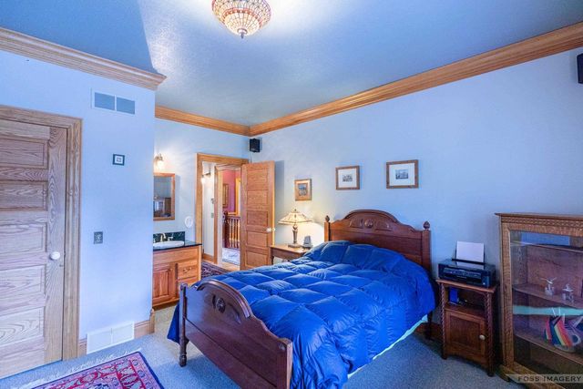 6 Pebble Beach Circle, Madison, WI 53717