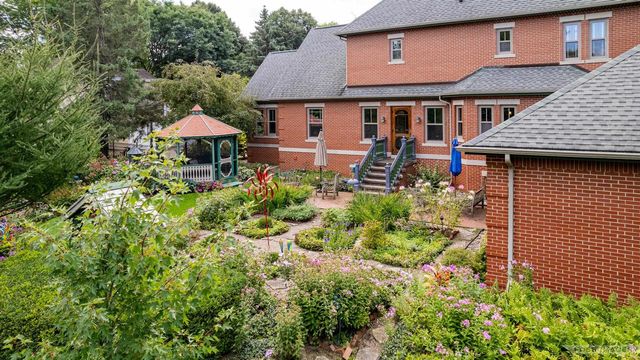 6 Pebble Beach Circle, Madison, WI 53717