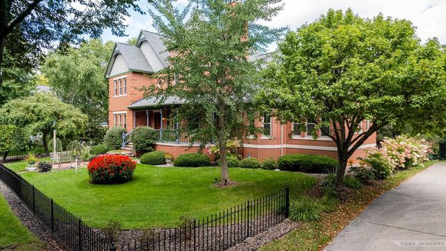6 Pebble Beach Circle, Madison, WI 53717