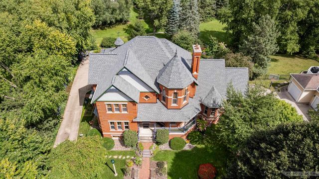 6 Pebble Beach Circle, Madison, WI 53717