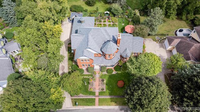 6 Pebble Beach Circle, Madison, WI 53717