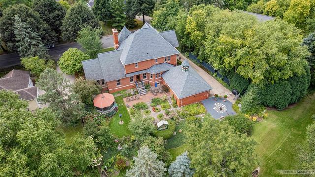6 Pebble Beach Circle, Madison, WI 53717