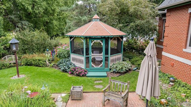 6 Pebble Beach Circle, Madison, WI 53717