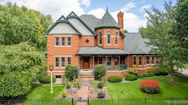 6 Pebble Beach Circle, Madison, WI 53717