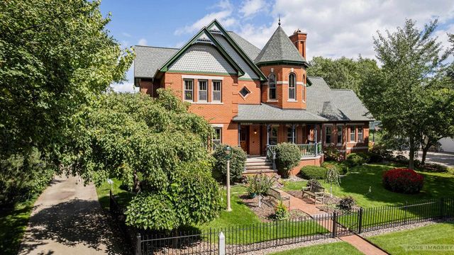 6 Pebble Beach Circle, Madison, WI 53717