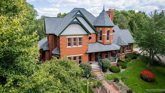 6 Pebble Beach Circle, Madison, WI 53717