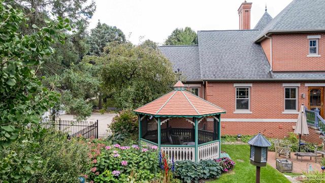 6 Pebble Beach Circle, Madison, WI 53717