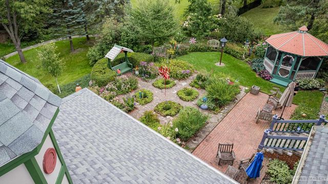 6 Pebble Beach Circle, Madison, WI 53717