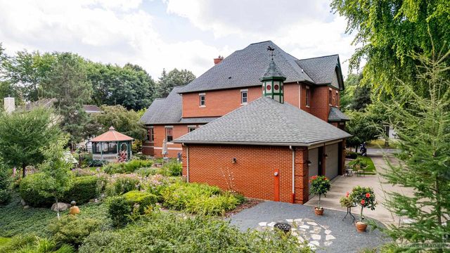 6 Pebble Beach Circle, Madison, WI 53717