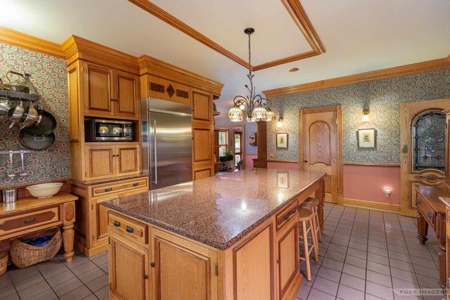 6 Pebble Beach Circle, Madison, WI 53717