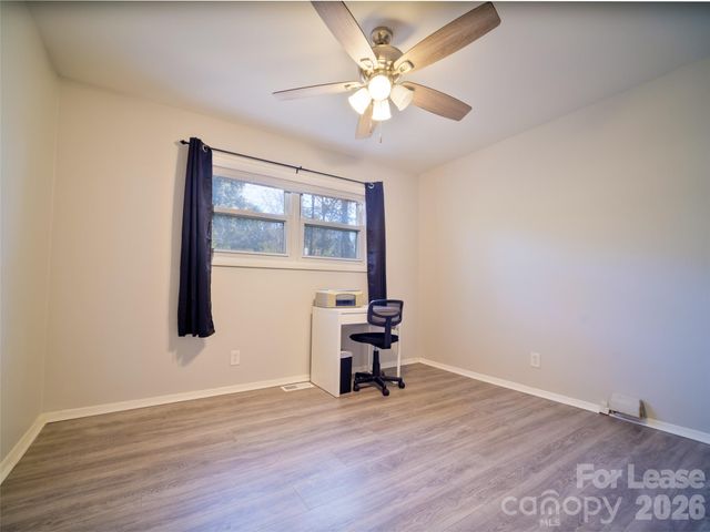 2515 Thornton Road, Charlotte, NC 28208