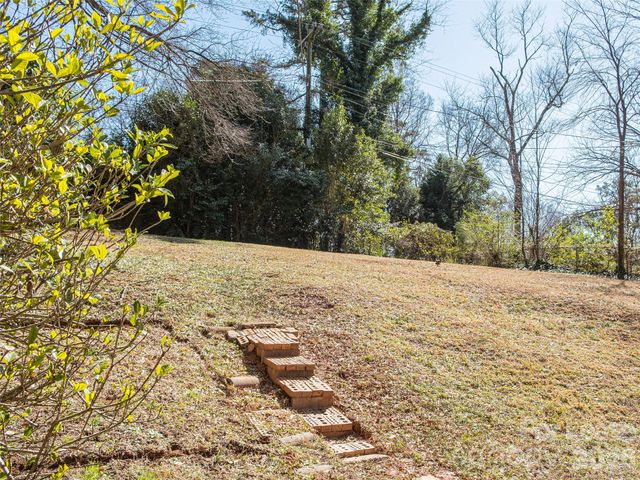 2515 Thornton Road, Charlotte, NC 28208