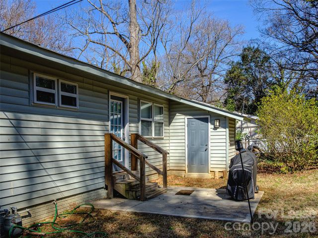2515 Thornton Road, Charlotte, NC 28208