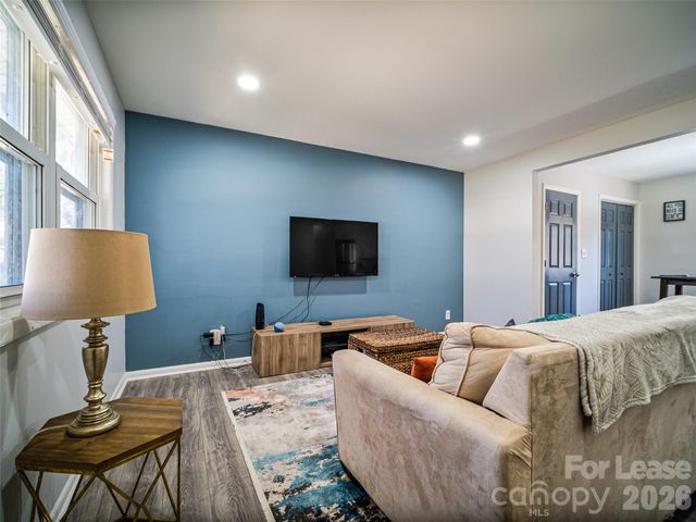 2515 Thornton Road, Charlotte, NC 28208