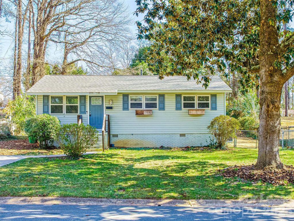 2515 Thornton Road, Charlotte, NC 28208