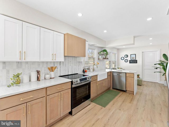 244 EVERGREEN DR, Willingboro, NJ 08046