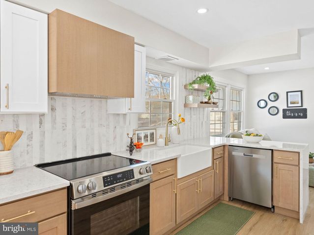 244 EVERGREEN DR, Willingboro, NJ 08046