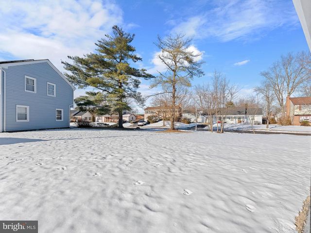 244 EVERGREEN DR, Willingboro, NJ 08046