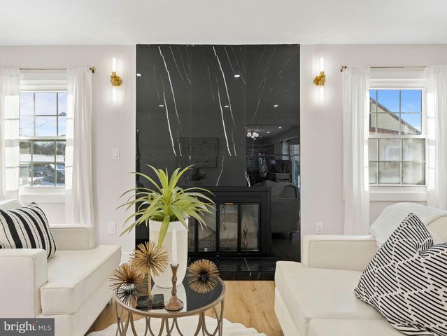 244 EVERGREEN DR, Willingboro, NJ 08046