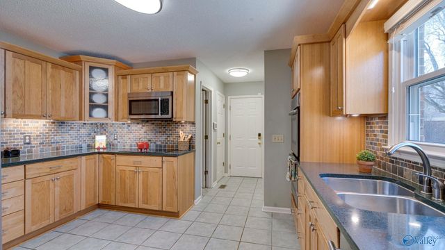 10312 Essex Drive SW, Huntsville, AL 35803